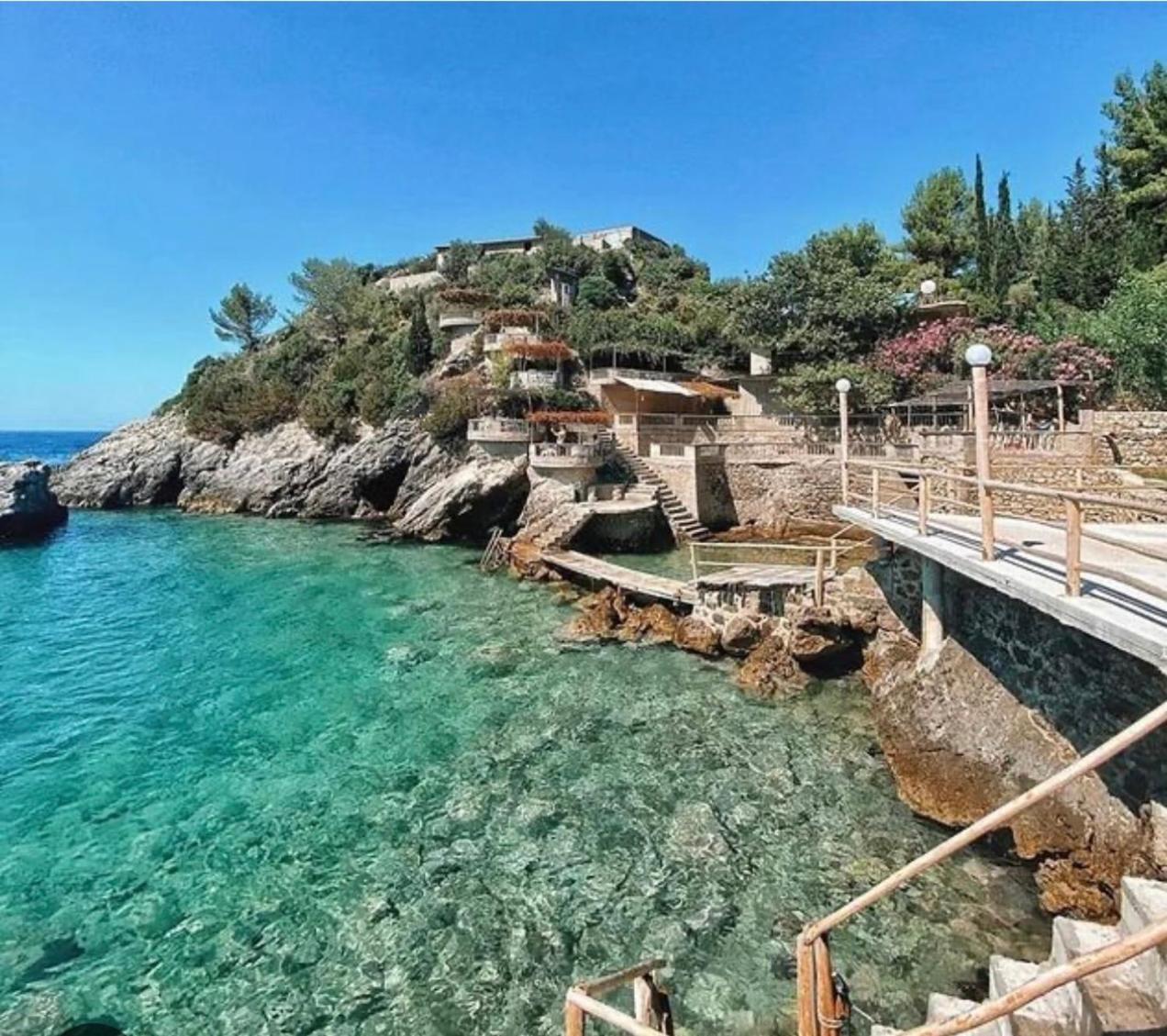 Brownie House Himare